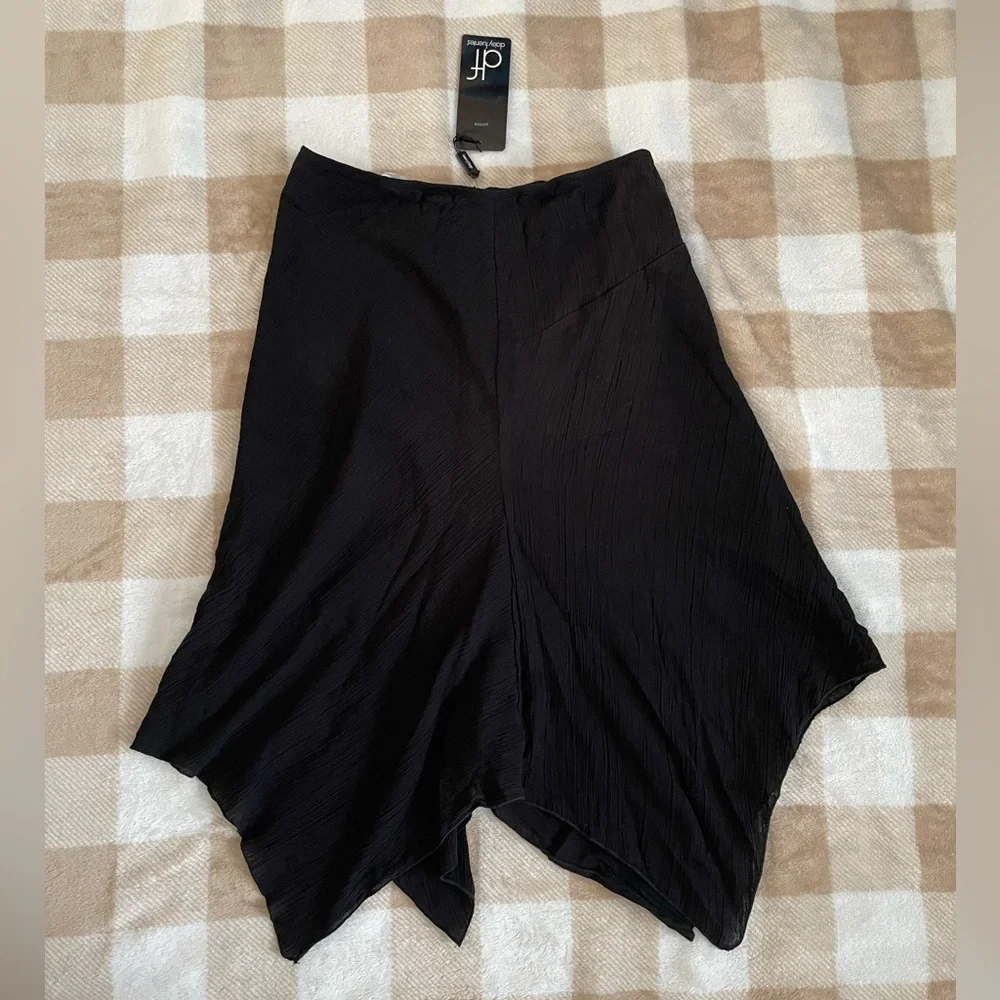 NWT Daisy Fuentes Black Asymmetrical Skirt
